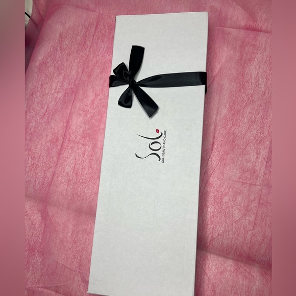 Sol and Beauty Hourglass Collection, brand new. - Picture 8 of 9